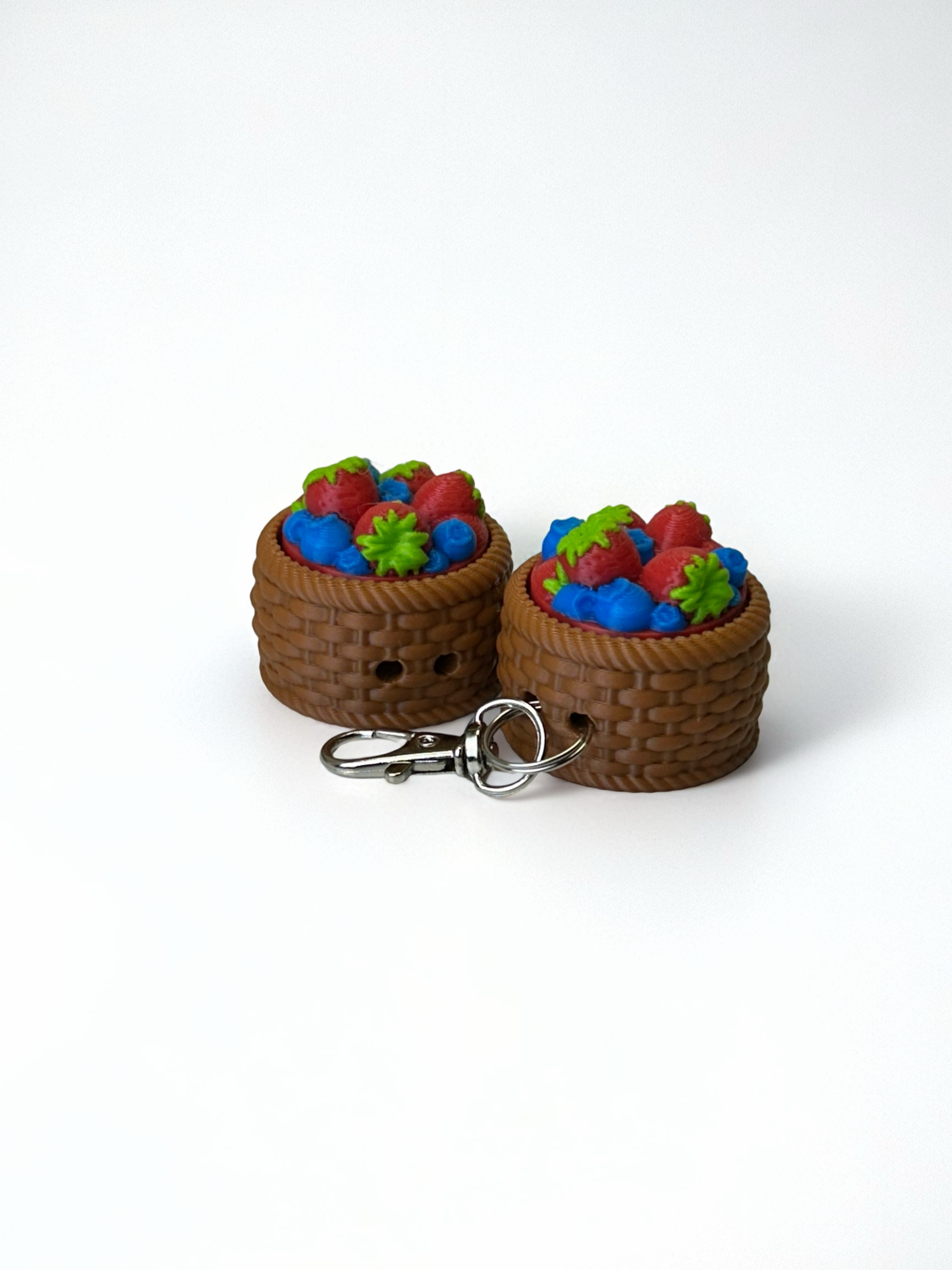 Berry Basket Fidget Keychain | Clickable Fruit Charm | 3D Printed Mini Basket Toy | Kawaii Summer Gift | Strawberry Blueberry Keyring
